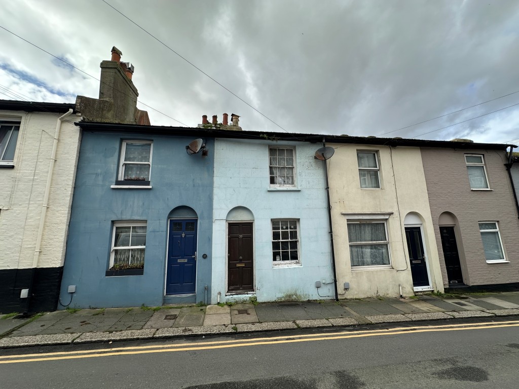 Lot: 170 - TWO-BEDROOM TERRACE HOUSE FOR REFURBISHMENT - External of Terraced property